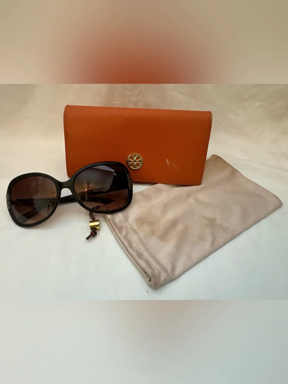 Tory Burch Black Frame Brown Gradient Lens Sunglasses with Orange Case